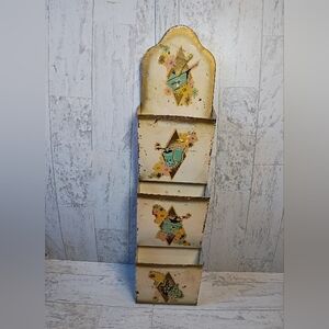 Vintage 1959’s/60’s wall mount mail organizer flower decor